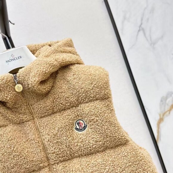 MC 25Ss Lambskin Pullover Down Jacket, brand new and unopened by the owner - Picture 3 of 4